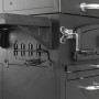 Detailaufnahme: El Fuego Holzkohlegrill Grand Ontario mit Lüftung, Kohlewanne und Fronttür.