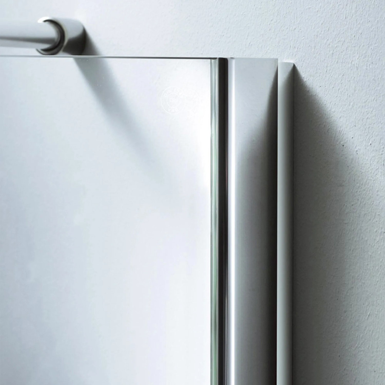 Detailaufnahme: Breuer Walk-In Duschwand Entra, Silber matt, Klarglas. Duschabtrennung.