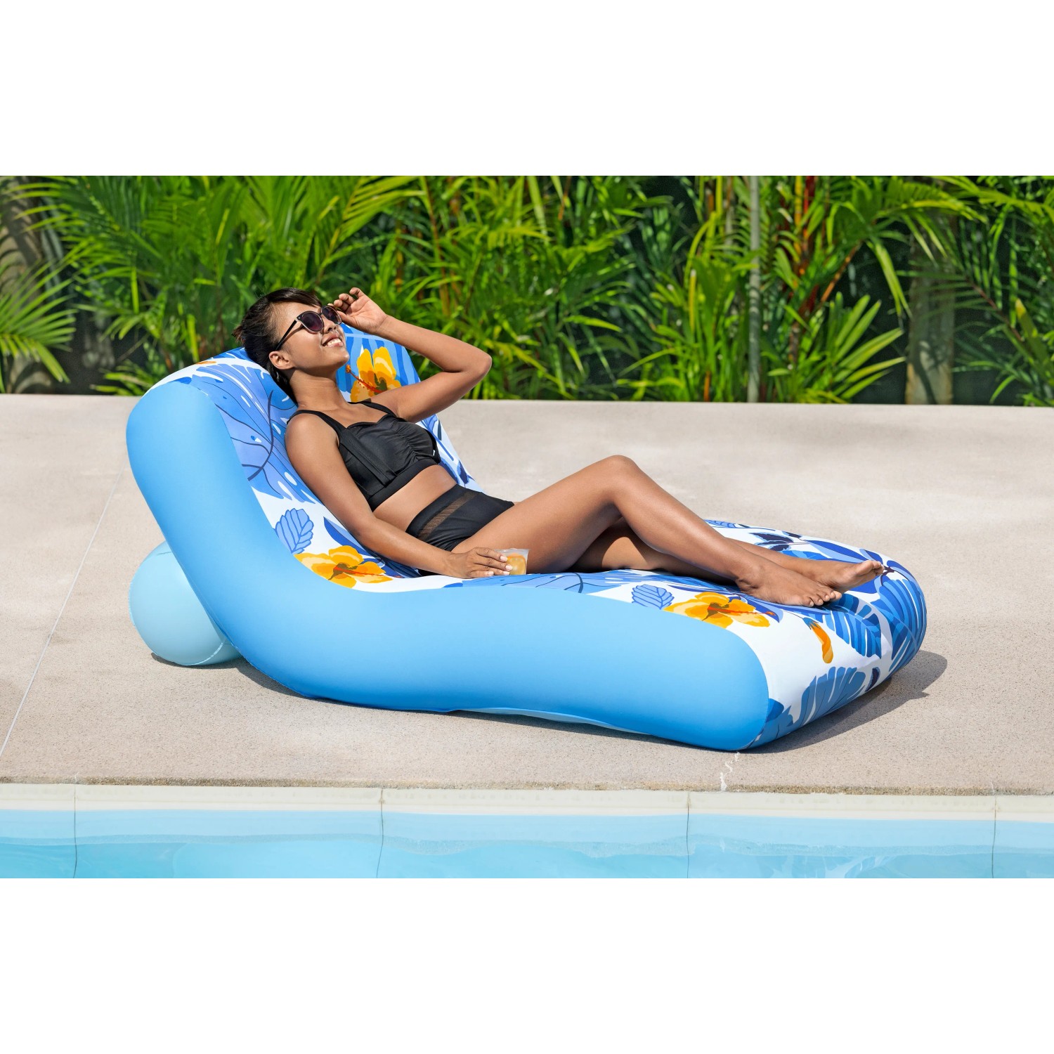 Intex Transparent blue chair, inflated dimensions