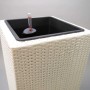 Weißer Polyrattan Pflanzkübel Säule (40x40x84cm) mit Bewässerung.