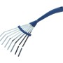 LUX Handfächerbesen Classic, Gartenhandgerät mit 8 Zinken aus Edelstahl und blauem Griff.