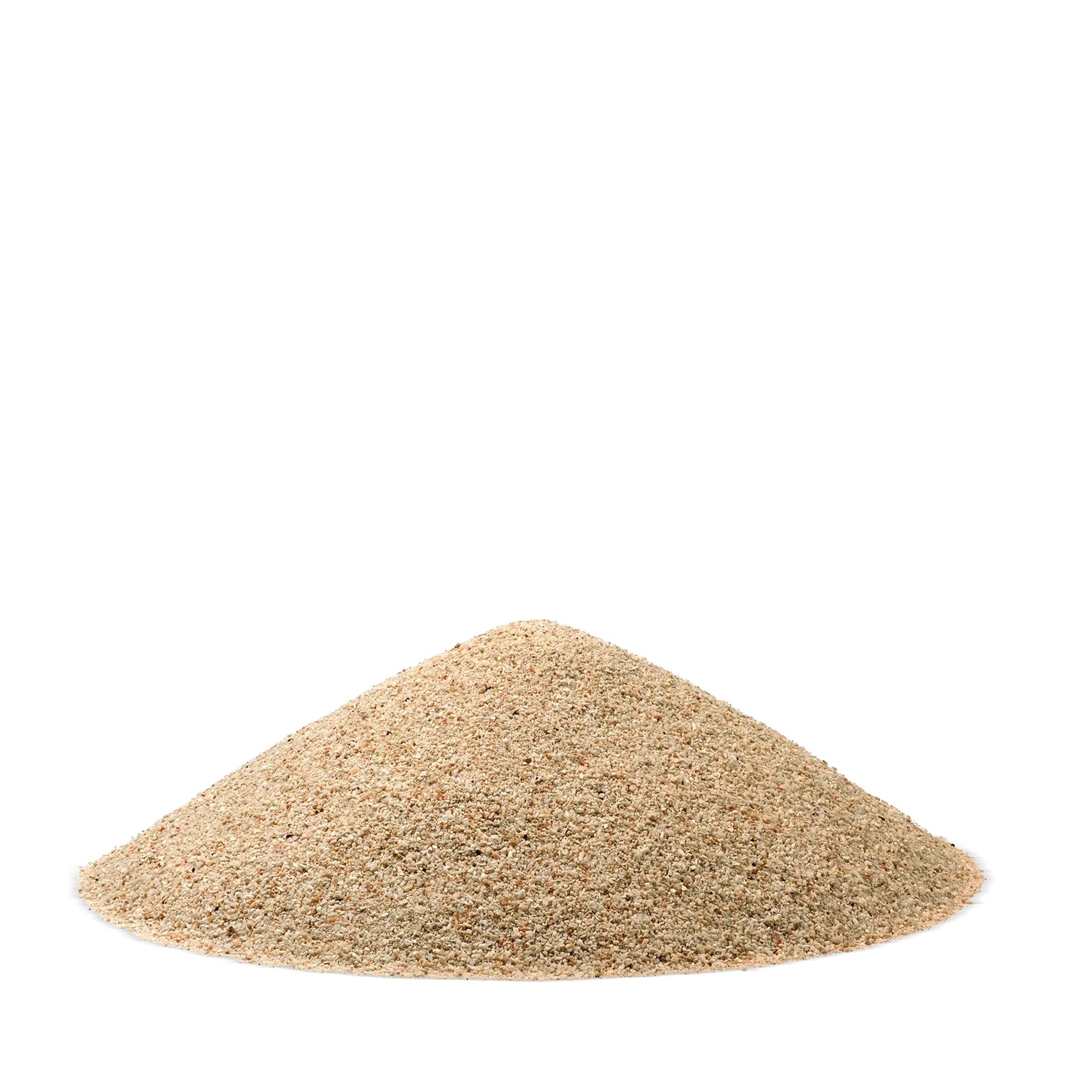 Haufen heller Quarzsand mit Körnung 0,7-1,2 mm für Gartenbau und Füllmaterial. Schüttgut auf schwarzem Hintergrund.