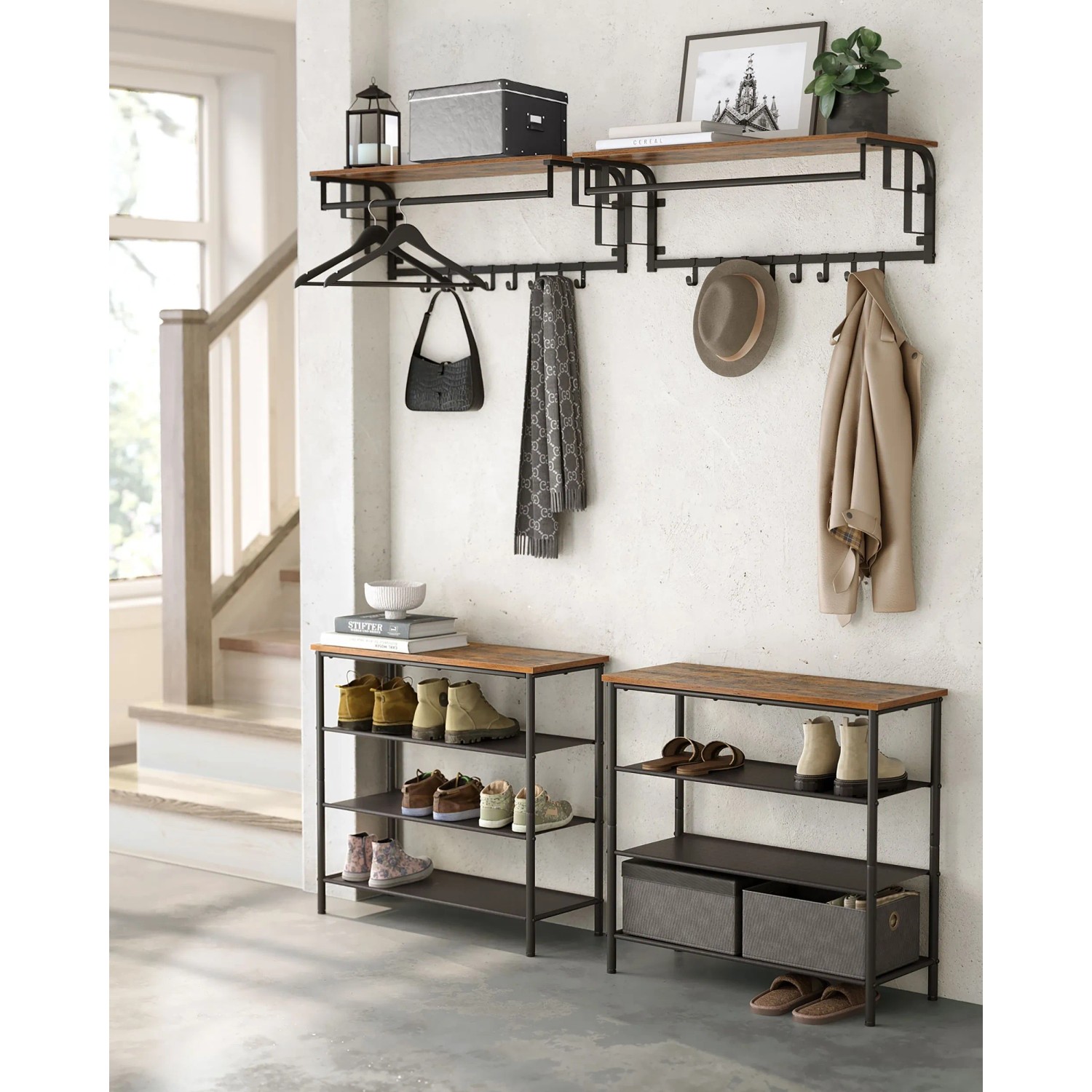 Songmics Wandgarderobe Barnet-old mit Ablage, 5 Haken, braun-schwarz, im Flur.