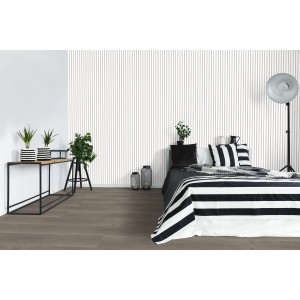 Weißes Wandpaneel Full Color, 2600x600x17 mm, als Akustikpaneel im Schlafzimmer.