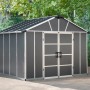 Graues Palram Canopia Gerätehaus Yukon 3.3 x 2.7 aus Kunststoff mit Doppeltür und Satteldach.