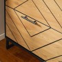 Detailansicht: SoBuy Schuhschrank FSR164-SCH mit 3 Klappen, Holzoptik und schwarzen Metallbeinen.