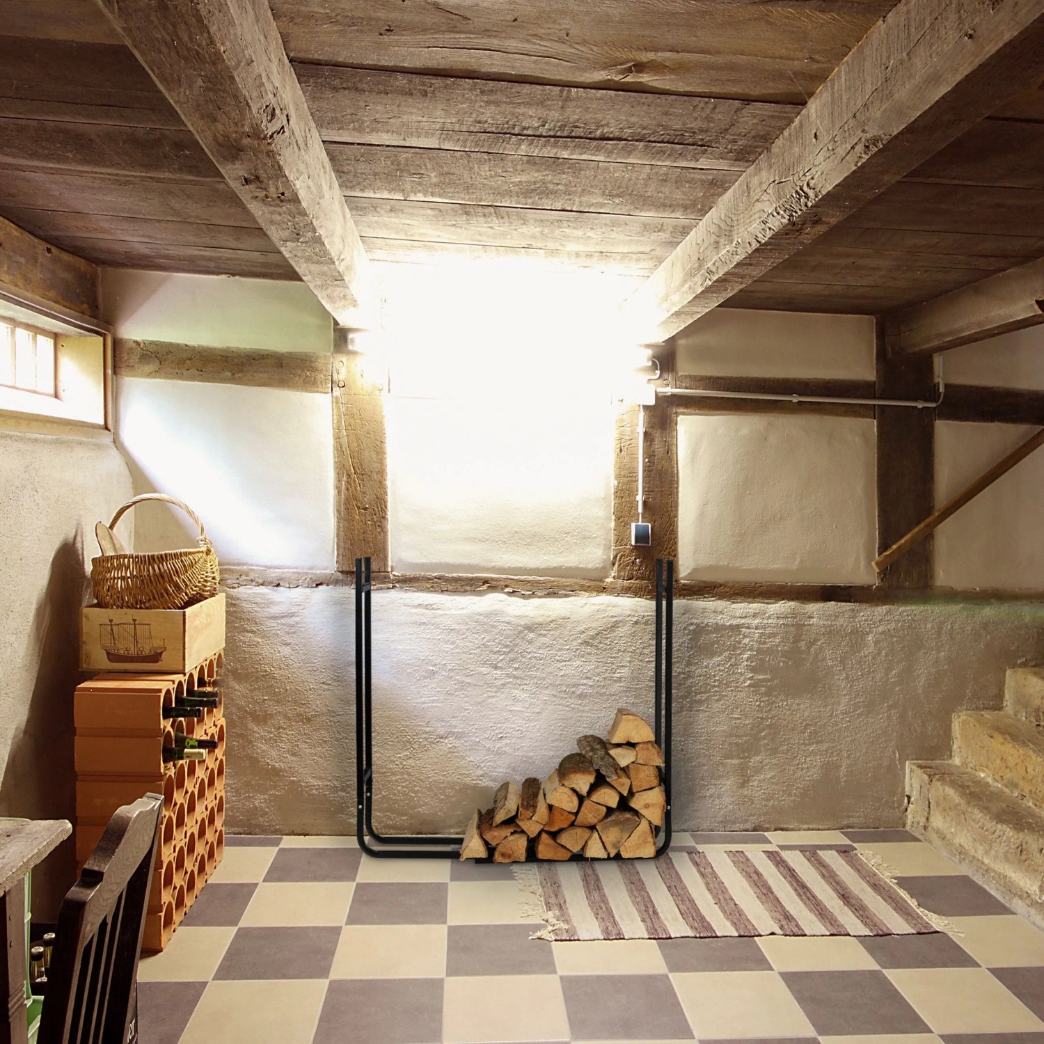 Schwarzes Relaxdays Kaminholzregal aus Stahl, 91x123x19,5 cm, mit gestapeltem Holz im Innenraum.