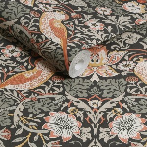 William Morris Vliestapete Strawberry Thief Grau mit Vogel- und Blumenmuster.