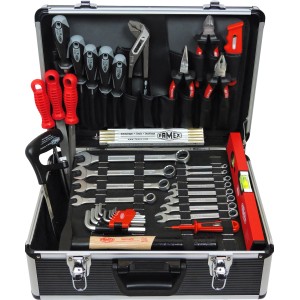 Offener Famex Werkzeugkoffer Universal 749-88 mit Werkzeugsortiment, wie Schraubenschlüssel, Zangen, Hammer und Schraubendreher.