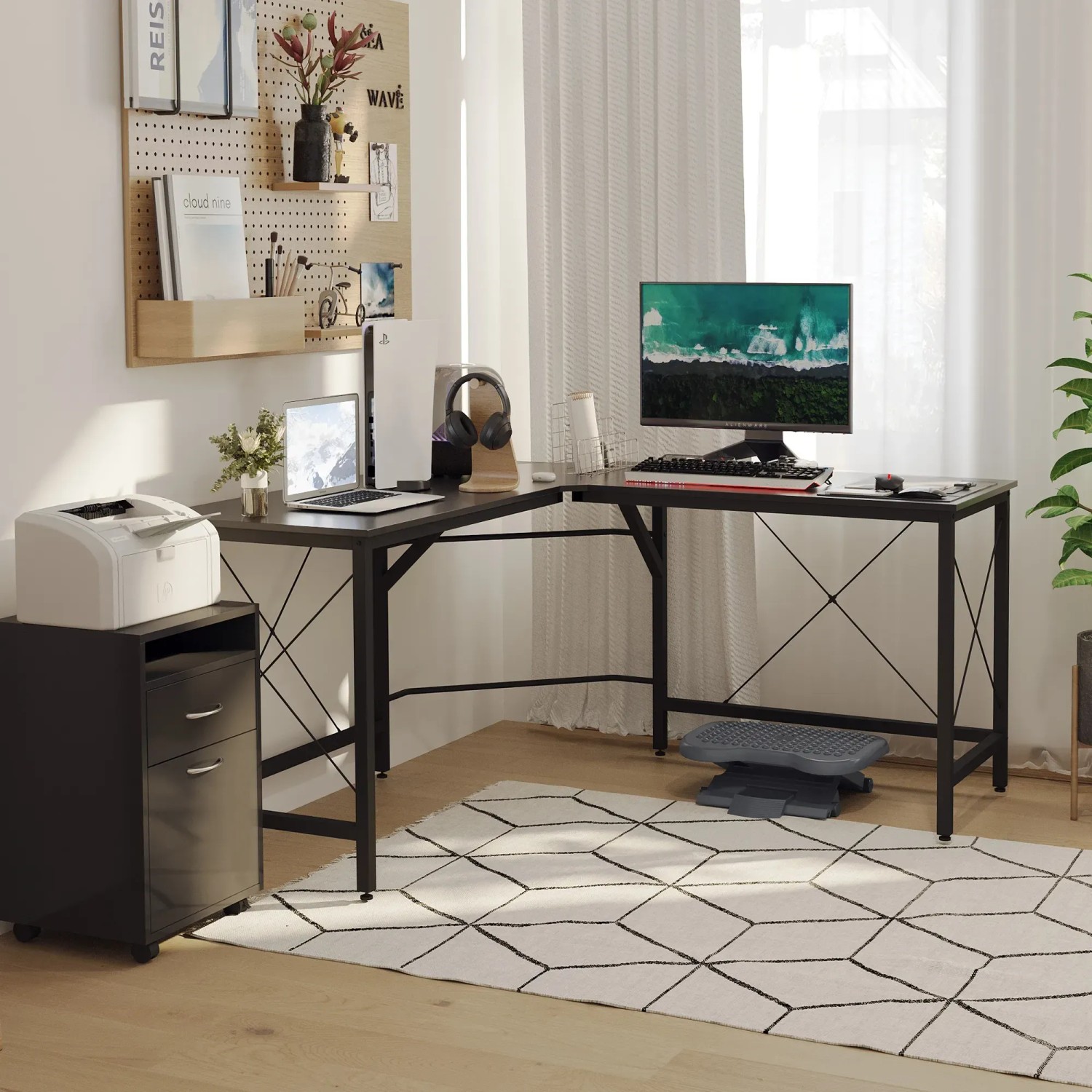 HOMCOM Computertisch L-Form Winkelschreibtisch in einem Homeoffice.