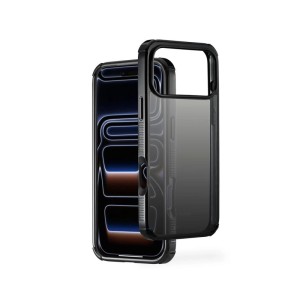 Schwarze Hama Extreme Protect Handyhülle wird auf Apple iPhone 17 Pro Max geschoben. Robustes Smartphone-Zubehör mit D3O-Technologie.
