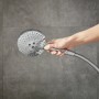 Hansgrohe Raindance Select S 120 Handbrause mit 3 Strahlarten in Chrom gehalten.