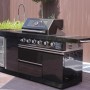 Buschbeck Outdoorküche Cambridge mit Gasgrill, Spüle, Kühlschrank und Seitenbrenner.
