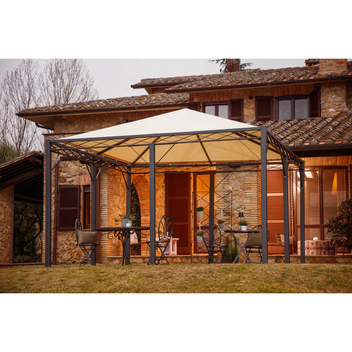 Schwarzes Eleo Rankgitter Vite, pulverbeschichtet, für Pavillons & Pergolen.