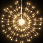 Warmweiße LED-Feuerwerk-Weihnachtsbeleuchtung mit vielen leuchtenden Kupfersträngen auf dunklem Hintergrund. Außen-Lichterkette.
