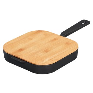 Enders Guss-Bratpfanne L mit Holzbrett, ideal für Grill und Küche.