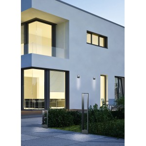 Moderne anthrazitfarbene Trio LED-Pollerleuchte Ganges, 100 cm hoch, für den Außenbereich.