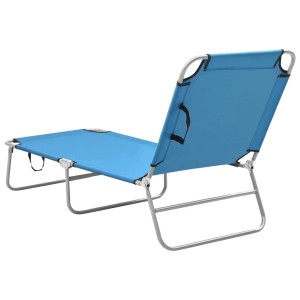 Klappbare, türkisblaue Sonnenliege aus Stahl und Stoff für Garten und Strand.