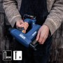 Rapid Akku-Tacker BTX606 18 V in Aktion, gehalten von einer Person. Ideal für Heimwerkerarbeiten.