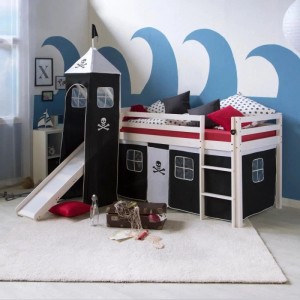 Weißes Homestyle4u Kinderhochbett 90x200 mit Piraten-Vorhang, Rutsche und Turm. Ideal für Abenteuer im Kinderzimmer.