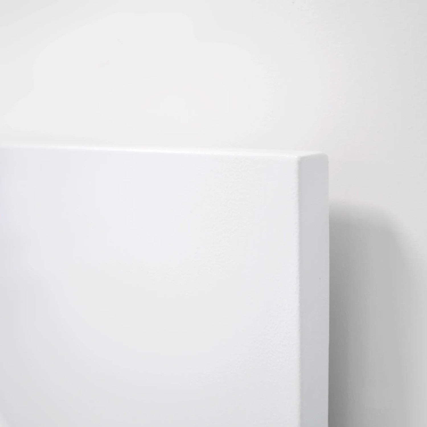 Detailansicht der weißen Vasner Infrarotheizung Citara M Metall, 300 W, 40x60 cm.