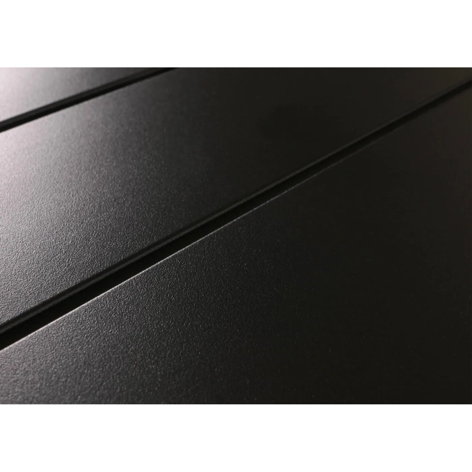 Strukturierte, anthrazitfarbene Aluminium-Tischplatte des MCW Alu-Esstisches N40. Pulverbeschichtet und wetterfest.