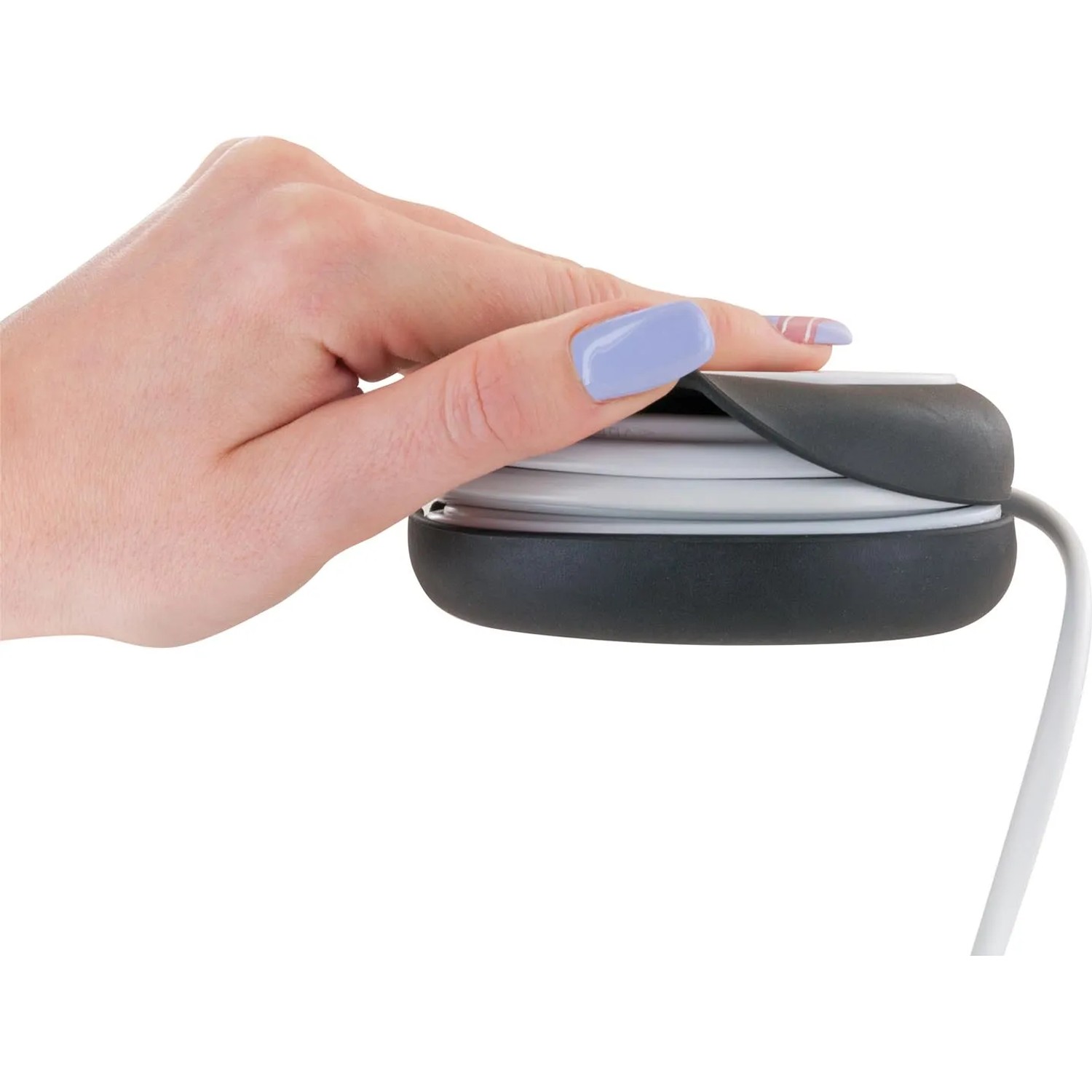 Schwaiger Euroverlängerung mit USB-Ports, 3m Kabel, kompakte Bauweise, einfache Aufbewahrung.