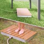 Breuer Garten-Bodendusche Fontana in Teak-Optik mit Wasserfontänen im Einsatz.