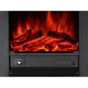 Nahaufnahme des schwarzen Elektro-Kamins Glasbury Fire: LED-Flammeneffekt, Glutbett und Bedienfeld mit Temperaturregler.