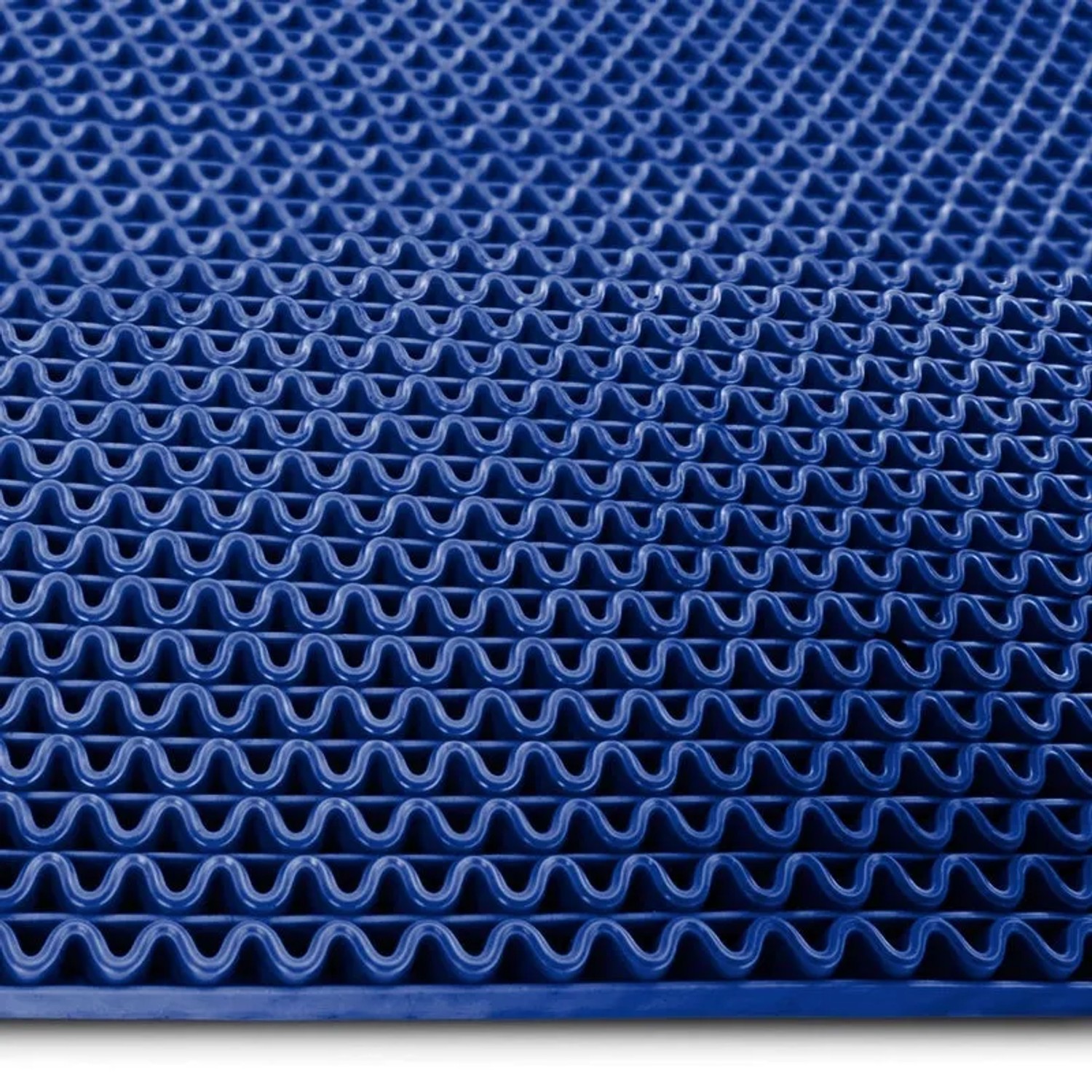 Blaue KARAT Hygienematte 90x900 cm für Barfußzonen, UV-beständig und mit Wellenstruktur.
