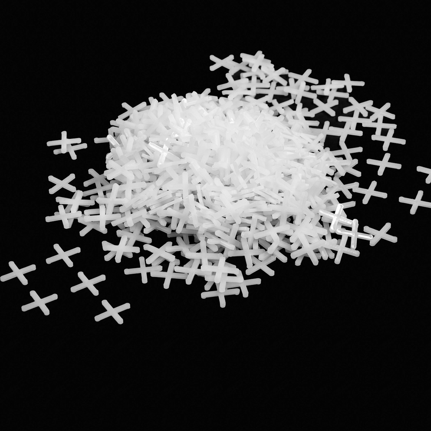 Set aus 1000 weißen eyepower Fliesenkreuzen (3 mm) aus Kunststoff für gleichmäßige Fugen.