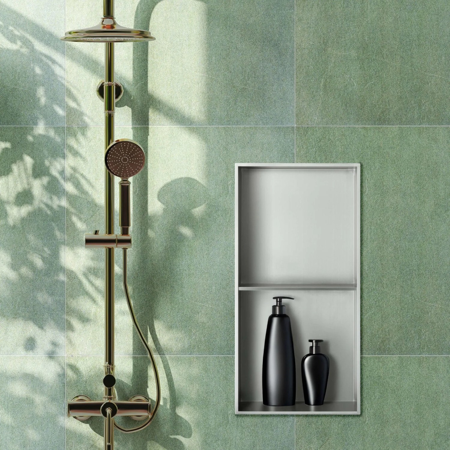 Moderne, silberne Dalsys Wandnische aus Edelstahl (30x60x12cm) im Badezimmer mit Duscharmatur.