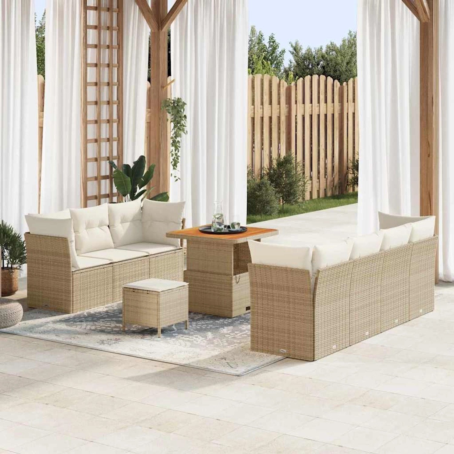 Beiges 10-teiliges vidaXL Gartenmöbel-Set aus Rattan mit Tisch und Kissen.