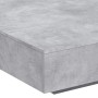 Moderner, betongrauer Couchtisch (100x100x31 cm) aus Holzwerkstoff für das Wohnzimmer.
