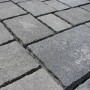 Grau-nuanciertes Mehrformat-Pflaster Encanto Beton Antik in Steinoptik für Gartenwege und Einfahrten.