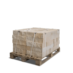 Palette Galamio Sandstein Randsteine, 40x20x10 cm, gesägt und gebrochen, beige-gelb.