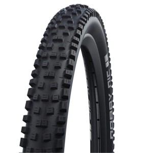 Schwarzer Schwalbe Nobby Nic Performance Fahrradreifen 29x225 mit aggressivem Profil für Mountainbikes.