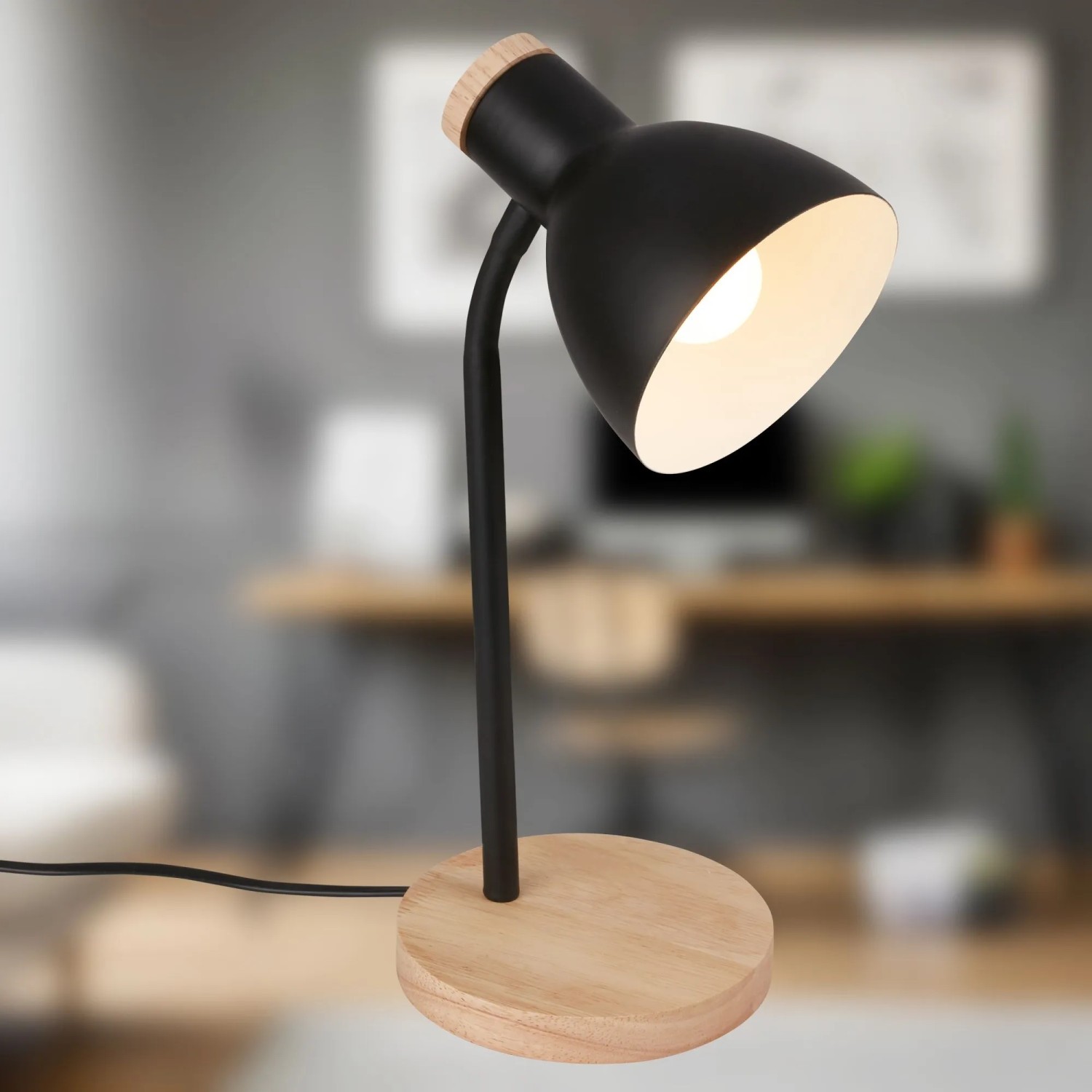 Brilo Tischleuchte Prep, schwarz/holzfarben, Ø 14 cm. Schreibtischlampe mit Holzfuß.