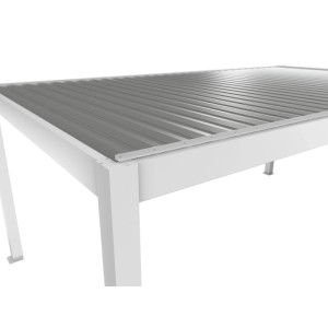 Detailansicht der Biohort Pergola 6 m x 3,5 m in Weiß-Silber, Terrassenüberdachung mit Lamellendach.