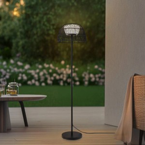 Schwarze Lucande LED Außenleuchte Heribio aus Metall, 153cm hoch, für Garten und Terrasse.