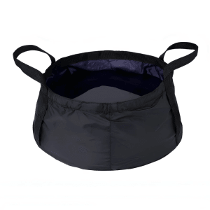 Schwarze, faltbare Evocamp Camping Waschschüssel aus wasserdichtem Nylon mit Tragegriffen.