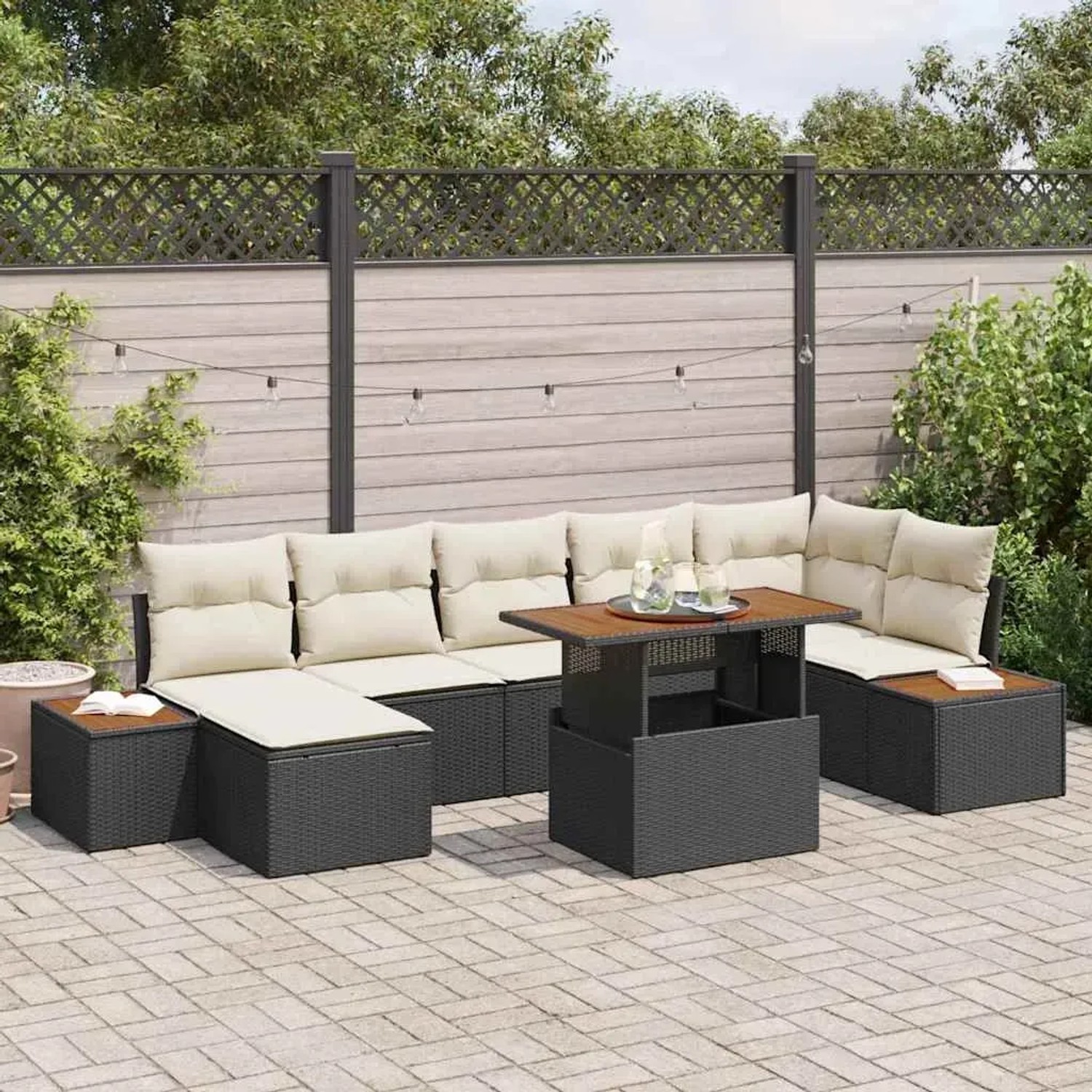 Schwarzes 8-teiliges vidaXL Garten-Sofa-Set aus Poly Rattan mit Tisch und Auflagen.