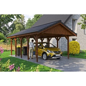 Satteldach-Carport Wallgau Nussbaum mit Dachlattung und geparktem Auto.