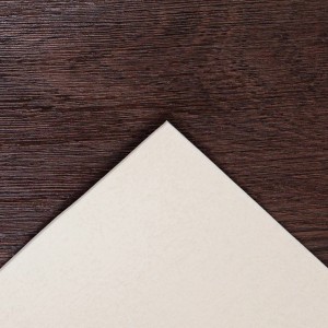 Andiamo PVC Bodenbelag Elegance in Nussbaum Optik, Detailansicht.