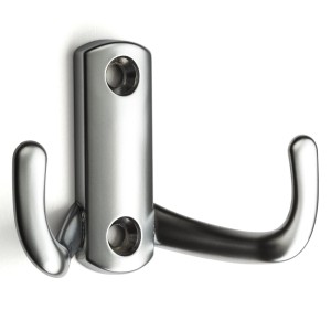 SOTECH Garderobenhaken JULIE aus mattem Chrom-Metall mit zwei Haken und Bohrlöchern.