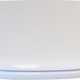 Weißer Duravit WC-Sitz D-Code mit verdeckten Edelstahlscharnieren.