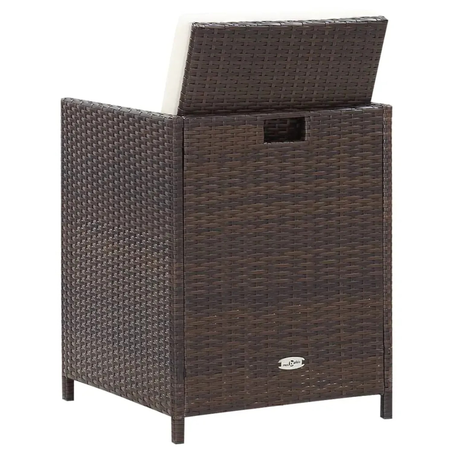 Detailansicht Stuhl der vidaXL Garten-Essgruppe aus braunem Rattan mit cremefarbenen Auflagen.