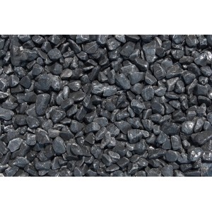 Nahaufnahme von Ebano-Schwarz Marmor Zierkies (15-25mm) im PE-Sack, geeignet für Garten- und Landschaftsbau.