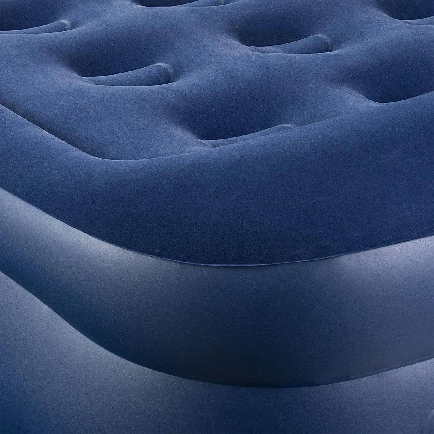 Detailaufnahme: Blaues Juskys Luftbett Sapri L, beflockte Oberfläche, ideal als Gästebett.