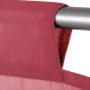 Detailaufnahme: Bordeauxrote Bistrogardine mit Stangendurchzug und Raffoptik.